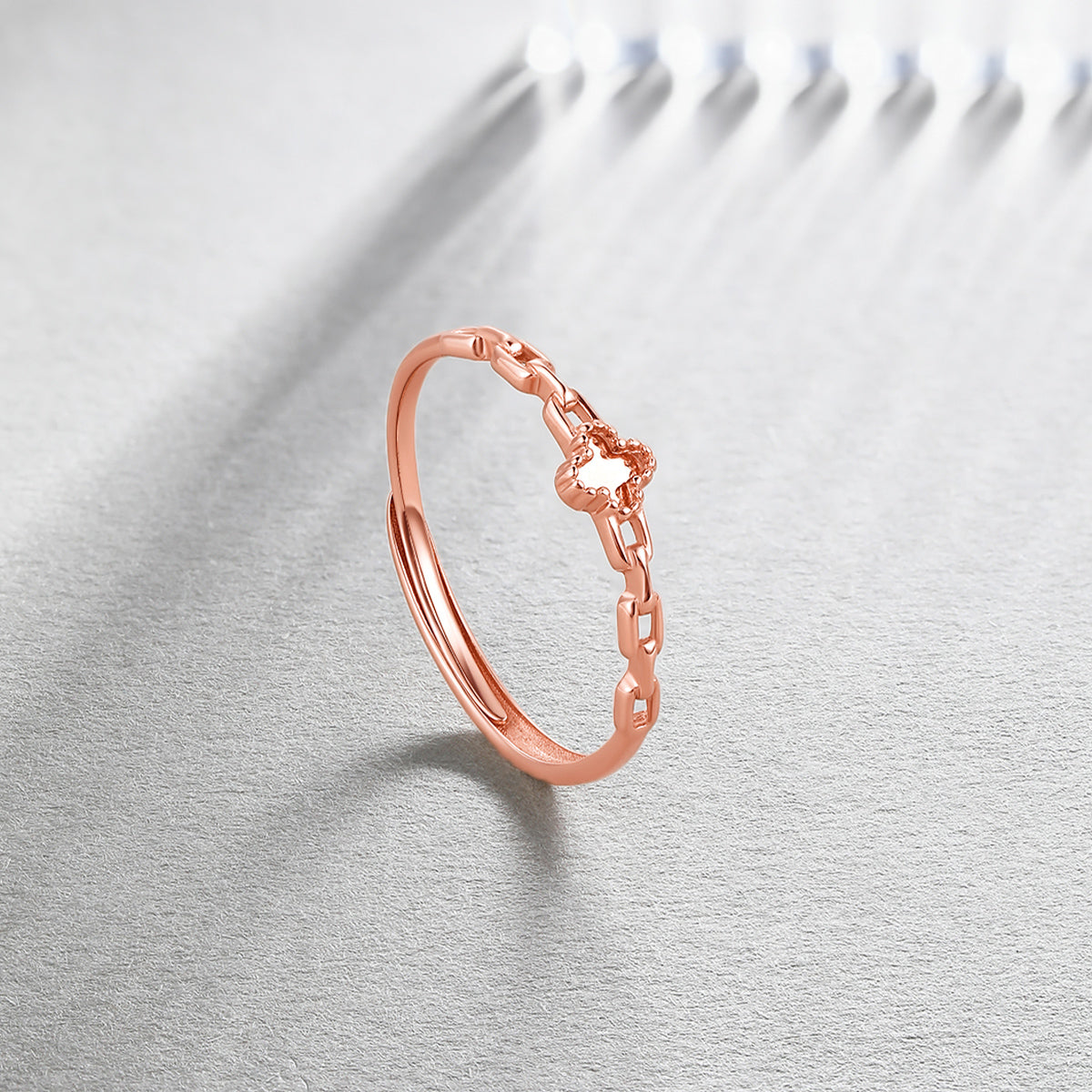 Bague trèfle de luxe en or rose 18 carats pour femme, largeur 4,5 mm, design uni, cadeau idéal pour une petite amie