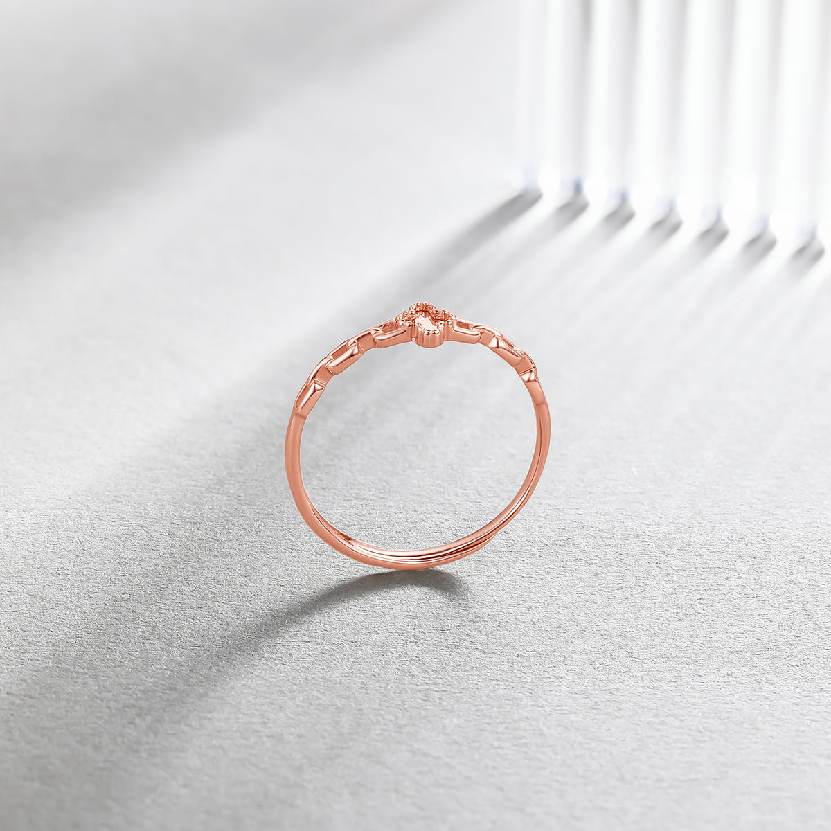 Bague trèfle de luxe en or rose 18 carats pour femme, largeur 4,5 mm, design uni, cadeau idéal pour une petite amie