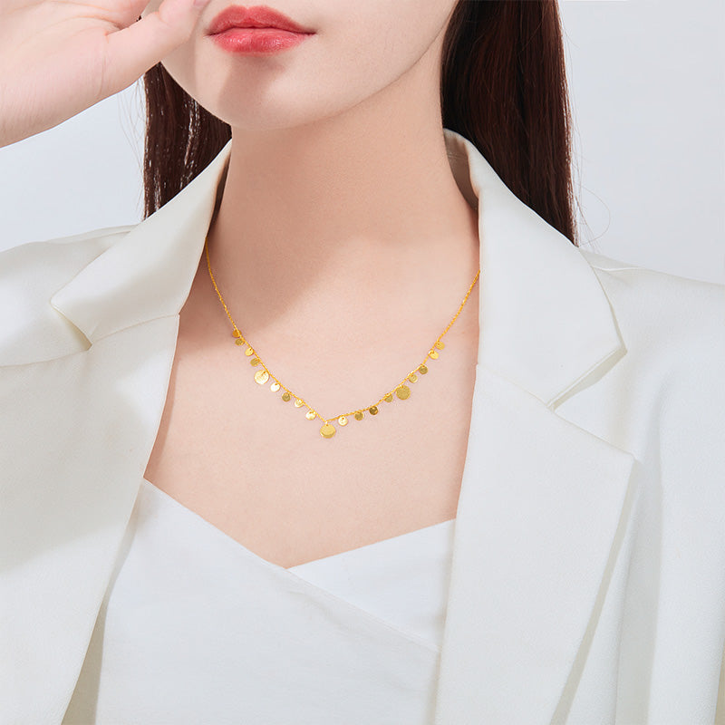 SUNFEEL's 18K Gold Disc Pendant Necklace: A Chic and Stylish Collarbone Chain for Your Fashionable Girlfriend