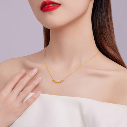 Collier pendentif visage souriant en or 18 carats, diamants et perles de SUNFEEL : un cadeau radieux pour votre chéri(e) 