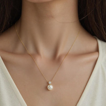 SUNFEEL Dainty Imitation Pearl Necklaces for Women, 925 Sterling Silver 14K Gold Plated Single Pearl Pendant Necklace Inlaid Cubic Zirconia for Mom Wife Girlfriend Bride Bridesmaids Pearl Jewelry Gift